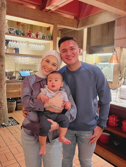 Kira-kira setelah ini Kesha dan keluarga kecilnya bakal liburan ke daerah mana lagi ya? Ditunggu konten liburan bersama keluarga lagi ya! (Instagram.com/kesharatuliu05)