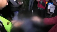 Polisi membawa jasad korban ke Rumah Sakit Bhayangkara Bogor, karena tidak memiliki kartu identitas.
