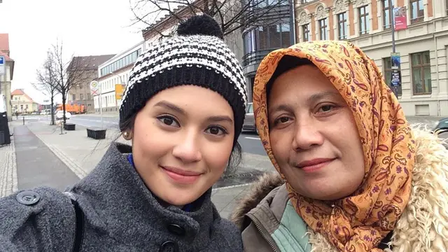 Hubungannya Tak Direstui, Ini 6 Momen Kebersamaan Indah Permatasari dan Ibunya