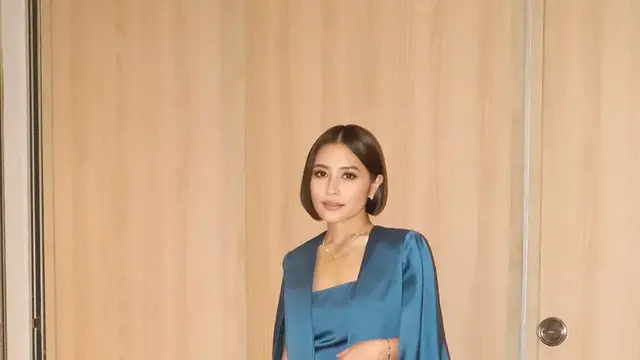 Tampilan Patah Hati ala Prilly Latuconsina, Terlihar Anggun Effortless di Gala Premiere Patah Hati yang Kupilih