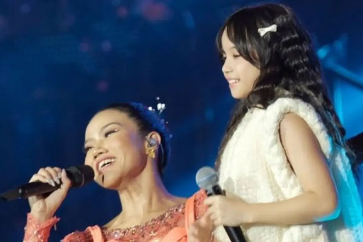 Gempi berduet dengan Yura Yunita di konser Bingah. (credit: instagram.com/putradjohan_aloke/gadiiing
