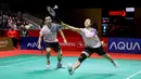 <p>Pebulu tangkis ganda campuran Indonesia, Rinov Rivaldy/Lisa Ayu Kusumawati bertanding melawan pasangan Jepang, Hiroki Midorikawa/Natsu Saito dalam laga semifinal Indonesia Masters 2025 di Istora Senayan, Jakarta, Sabtu (25/01/2025). (Bola.com/Bagaskara Lazuardi)</p>
