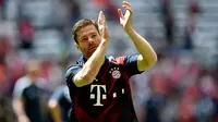 1. Xabi Alonso - Pria asal Spanyol ini pernah merasakan dilatih Jose Mourinho saat memperkuat Real Madrid. Namun pada 2014  ia pindah ke Bayern Munchen yang ditangani Guardiola dan sukses menguasai pentas domestik. (AFP/Christof Stache)