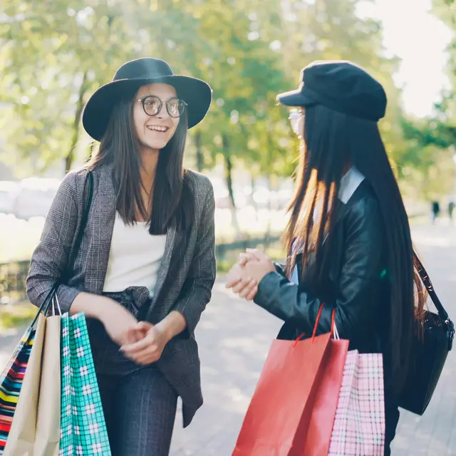 Peran Influencer dan Tekanan Teman Sebaya