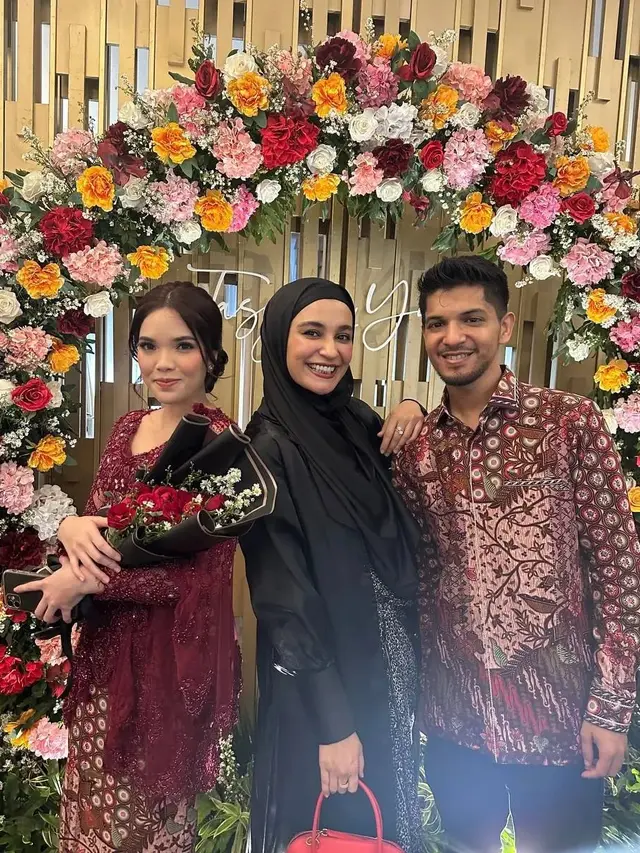 8 Potret Lamaran Yusuf Adik Zaskia dan Shireen Sungkar, Siap Lepas Status Duda