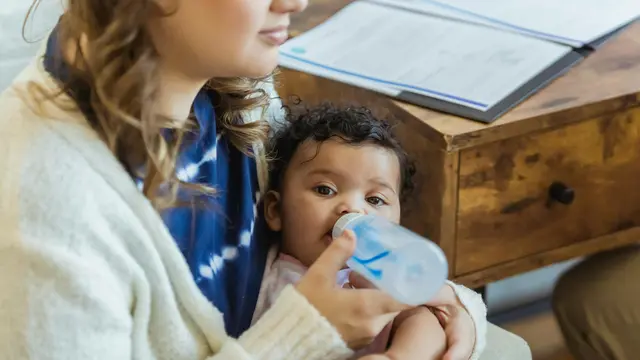 5. Hindari Penggunaan Dot atau Empeng yang Kotor