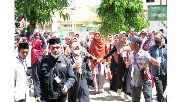 6 Momen Oki Setiana Dewi Lakukan Safari Dakwah di Papua, Semangat Berbagi Ilmu