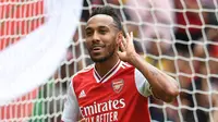 Striker Arsenal Pierre-Emerick Aubameyang merayakan gol ke gawang Olympique Lyon pada laga Emirates Cup 2019, Minggu (28/7/2019). (Twitter Arsenal)