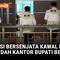 Komisi Pemberantasan Korupsi (KPK) menggeledah Kantor Bupati Bekasi di kompleks Pemerintah Kabupaten Bekasi, Cikarang Pusat, Jawa Barat, Senin siang. Penggeledahan dilakukan pasca operasi tangkap tangan (OTT) yang sebelumnya menyasar Bupati Bekasi.