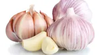 Kuku Mengkilap Alami dengan bawang putih. (via: bawangputih.com)