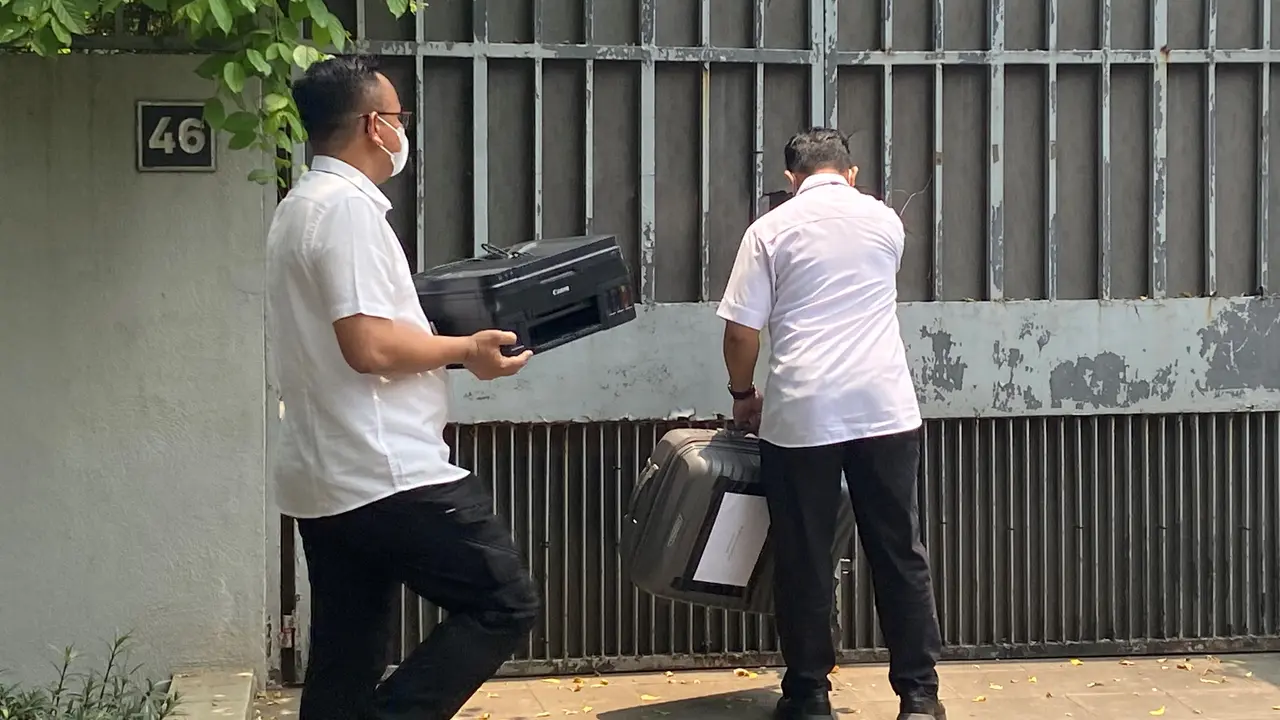 Penyidik Direktorat Reserse Kriminal Khusus Polda Metro Jaya akhirnya diizinkan masuk ke rumah di Jalan Kertanegara Nomor 46
