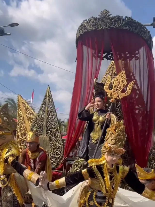 Bak Seorang Ratu, Ini 7 Potret Tiara Andini di Jember Fashion Carnaval