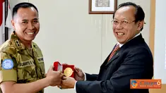 Citizen6, Lebanon: Sebelum mengakhiri kunjungannya di Indobatt, rombongan Delegasi GKSB DPR RI,  berkesempatan meninjau pos Panorama Point. (Pengirim: Badarudin Bakri)