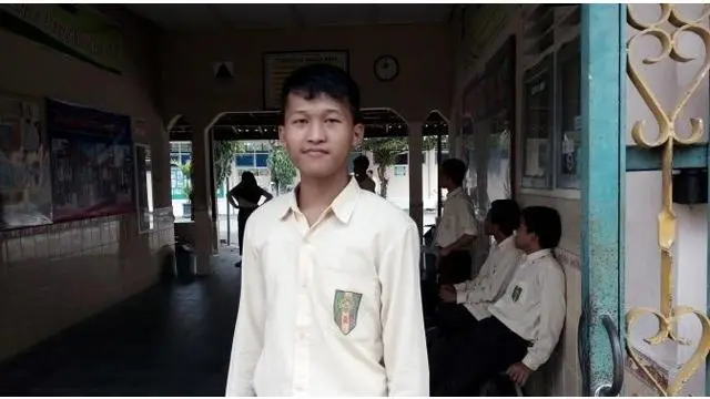 Rio Stefan, pelajar kelas 3 SMA Muhammadiyah 1 Prambanan, berani membuat BangJek sebagai pesaing Go-Jek. Padahal, saat ini layanan yang didirikan oleh Nadiem Makarim itu sudah merambah ke Yogyakarta.