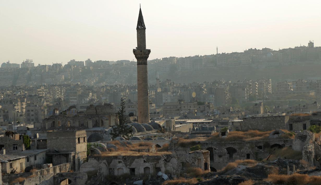 Pemandangan Kota Tua Aleppo, Suriah, Sabtu (27/7/2019). Kegiatan ekonomi perlahan mulai tumbuh tiga tahun setelah pertempuran besar terjadi di Aleppo. (AP Photo/Hassan Ammar)