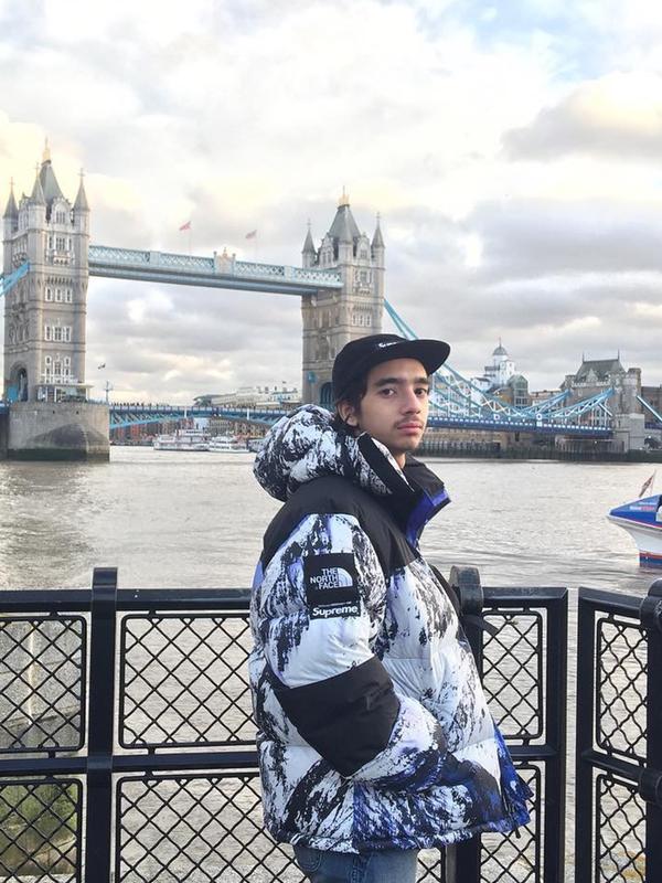 Selain kemampuan meremix musik, Tobias Hartmann juga memiliki paras ganteng yang membuat hati cewek-cewek meleleh.(Liputan6.com/IG/@tobiasthariq)