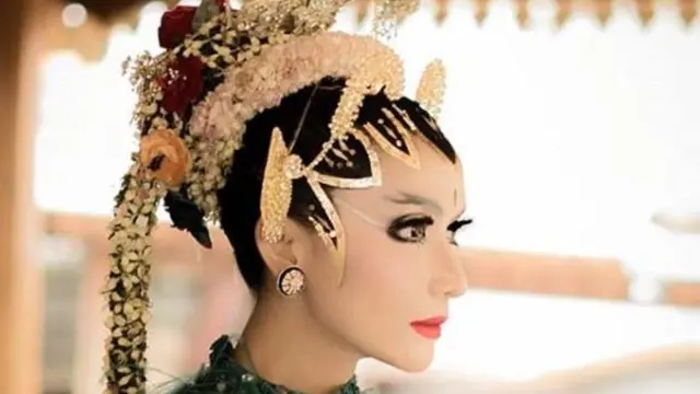 [Bintang] Roro Fitria