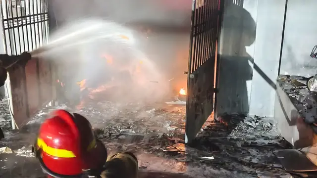 Gedung Golf di Cinere Terbakar