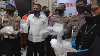 Barang  bukti sabu yang disita Polda Riau dari jaringan narkoba internasional. (Liputan6.com/M Syukur)