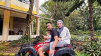 Nathalie Hoslcher dekat dengan mantan pacarnya 10 tahun lalu (Foto: Instagram nathalieholscher)