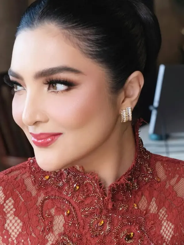 Riasan Serba Coral Ashanty, Aurel Hermansyah, dan Liza Natalia saat Kondangan Keluarga. [@ashanty_ash]