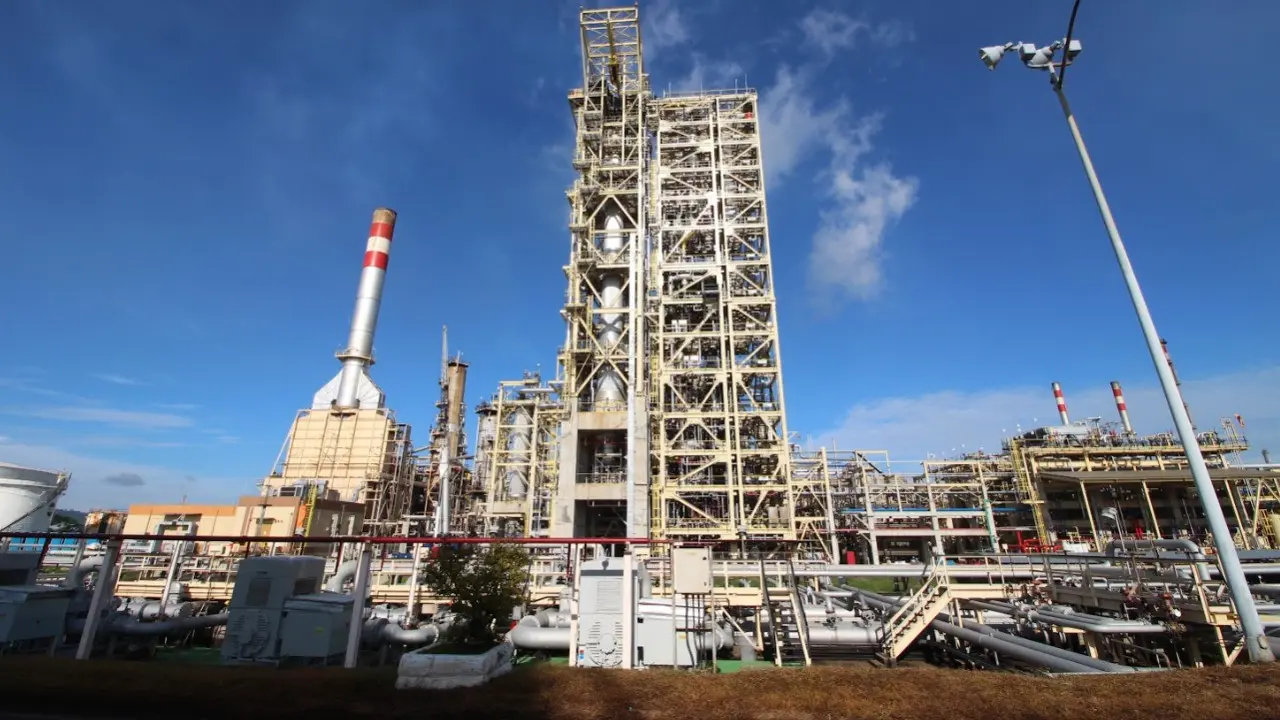 Kilang Minyak Pertamina.