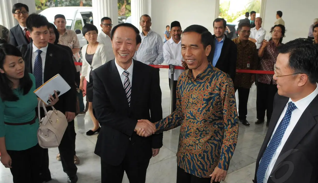 Utusan Pemerintah Republik Rakyat Tiongkok, Wang Jiarui menemui Jokowi di Balaikota DKI Jakarta, (15/9/14).(Liputan6.com/Herman Zakharia)