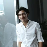 Adipati Dolken berhasil membintangi film 3 Dara di sekuel pertamanya, untuk itu ia merasa lebih tertantang ketika diminta kembali berperan di 3 Dara 2. Ia pun berharap bisa meningkatkan kualitas aktingnya ke depan. (Galih W. Satria/Bintang.com)