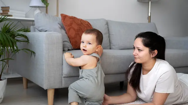 5 Tips Mendampingi Anak Babbling dan Tahap Bicara Bayi agar Cepat Lancar Berkomunikasi