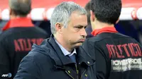 Jose Mourinho Dipecat, Situs Resmi MU Eror