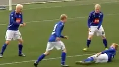 INTERMEZO SELEBRASI GOL YANG MENGUNDANG PERHATIAN PUBLIK