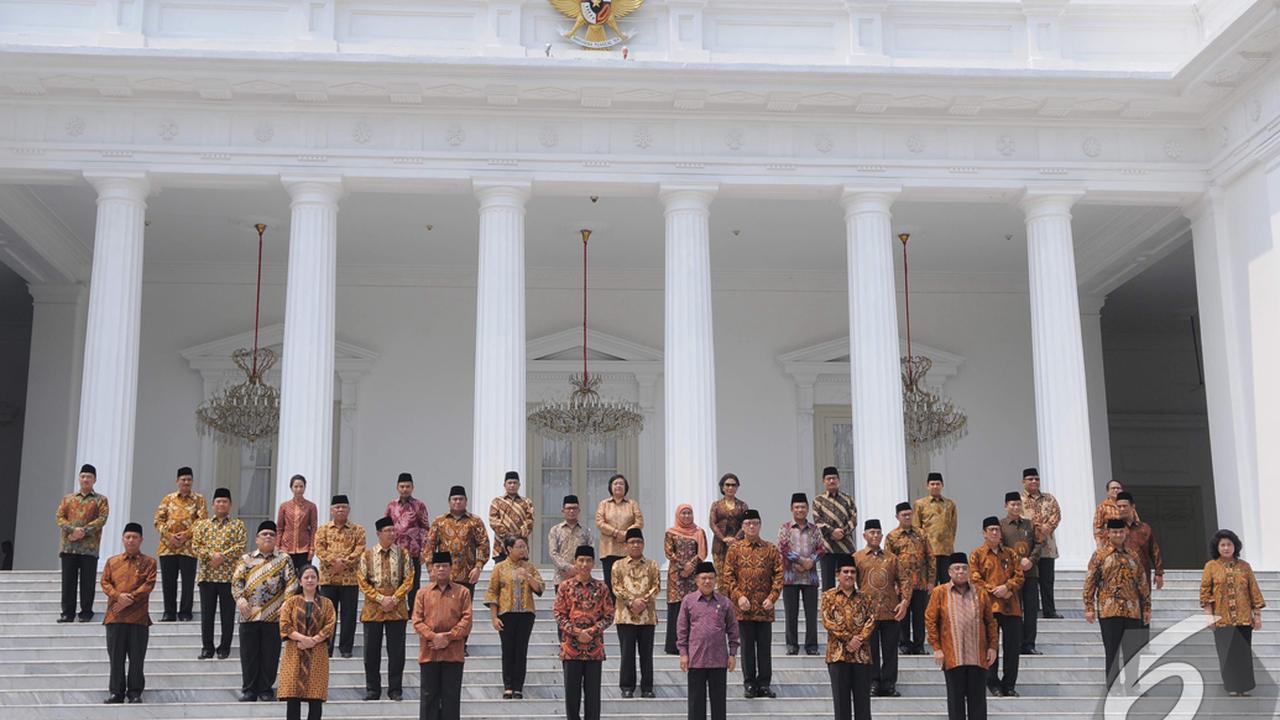 Jokowi-JK Berfoto Bersama Menteri Kabinet Kerja