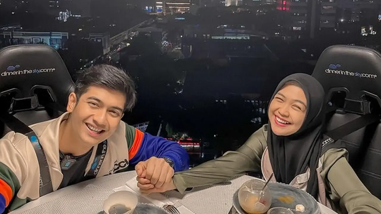 8 Potret Mesra Ria Ricis dan Teuku Ryan, Unggahan Soal Penyebab Rumah Tangga Hancur Jadi Sorotan