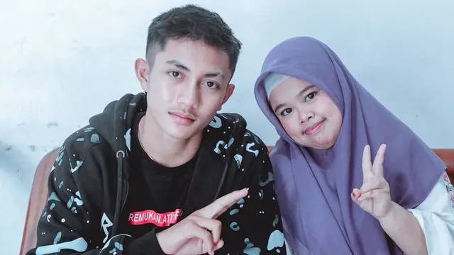 6 Potret Kebersamaan Kekeyi dan Mikko, Teman Curhatnya