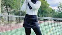 Rizkyana Kainan punya 400 ribuan pengikut. Kontennya beragam dari outfit of the day, olahraga, aktivitas bareng anak dan endorsement. Dulu ia pramugari. (Foto: Dok. Instagram @key.rzky)