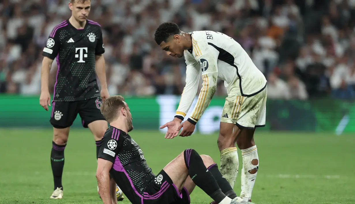 Unggul lebih dulu, Bayern Munchen malah tertinggal di menit-menit akhir pertandingan. (Thomas COEX/AFP)