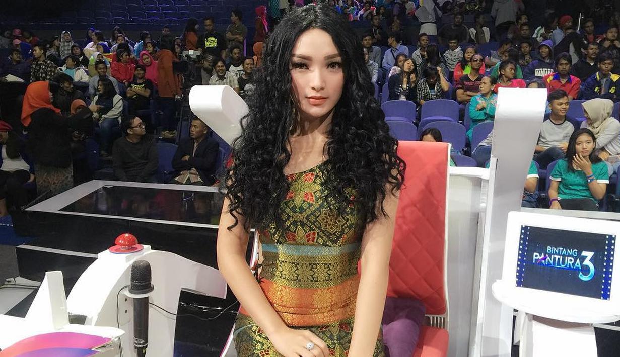 8 Model  Rambut  Zaskia  Gotik  yang Selalu Berbeda saat di 