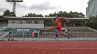 Latihan terakhir atlet nasional di litasan Stadion Madya, Senayan, Jakarta, Senin (25/4/2016). cabang atletik akan berpindah tempat latihan di Cibinong. (Bola.com/Nicklas Hanoatubun)
