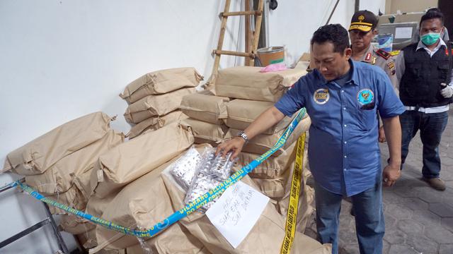 BNN Grebek Pabrik Pil PCC