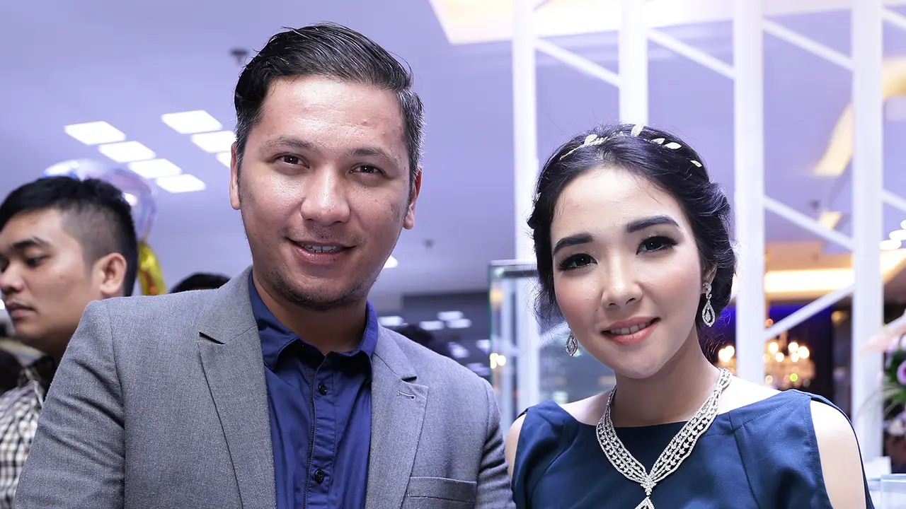 [Bintang] Gading Marten dan Gisella Anastasia