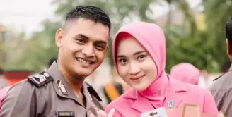 6 Potret Yeni Inka Dampingi Suami di Upacara Kenaikan Pangkat, Pakai Seragam Bhayangkari (sumber: Instagram/khrisnashakti)