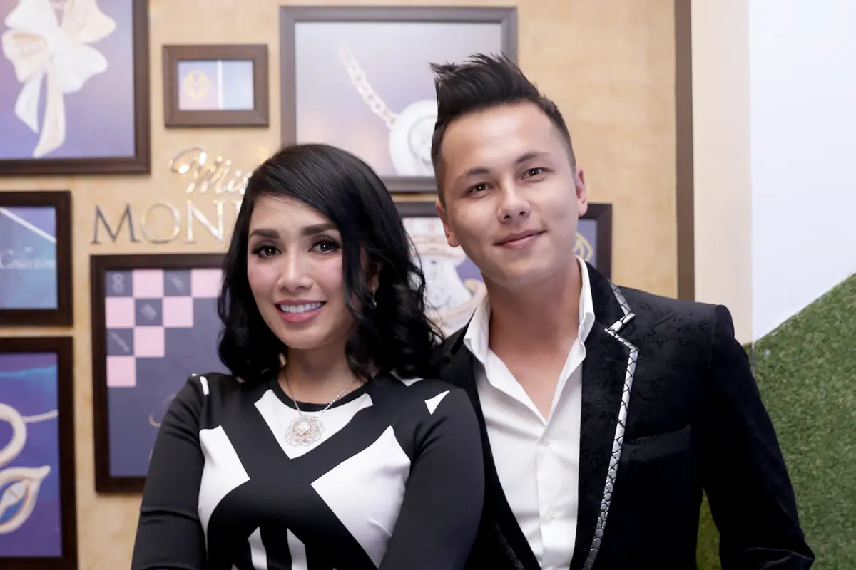 [Bintang] Ussy Sulistiawaty - Andhika Pratama