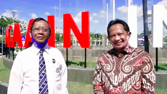 Mahfud Md dan Tito Karnavian ucapkan selamat ulang tahun untuk Presiden Jokowi dari perbatasan RI-Timor Leste. (Istimewa)