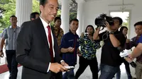 Joko Widodo kembali bertugas sebagai Gubernur DKI Jakarta menyusul berakhirnya masa cuti setelah dirinya ditetapkan sebagai Presiden terpilih Republik Indonesia periode 2014-2019 pada 22 Juli 2014, (23/7/2014). (ANTARA FOTO/Widodo S. Jusuf)