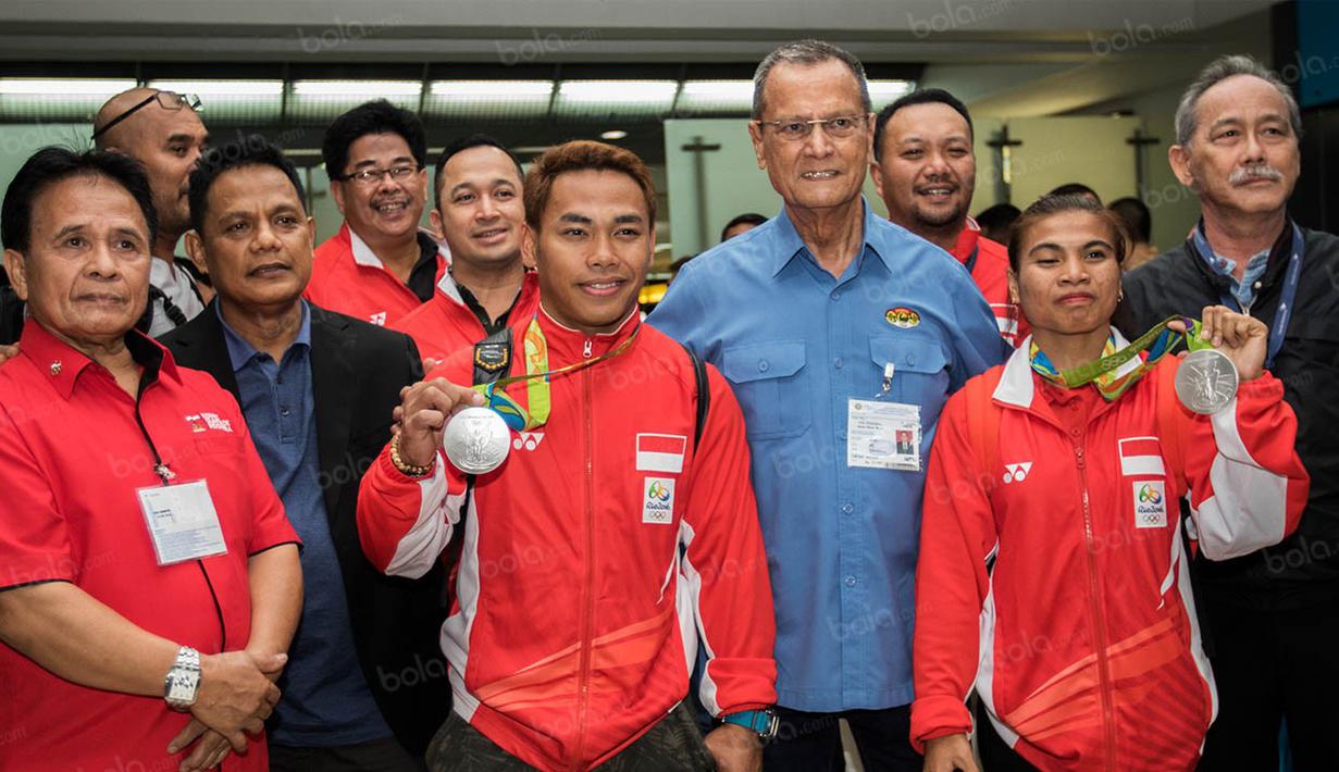 Hingga saat ini baru lifter Eko Yuli dan Sri Wahyuni yang berhasil memberikan Indonesia medali pada ajang Olimpiade 2016 Rio de Janeiro. (Bola.com/Vitalis Yogi Trisna)