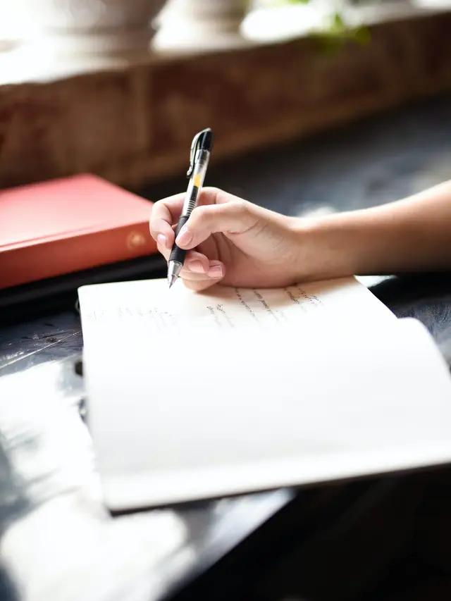 ilustrasi unsur intrinsik dalam cerpen/unsplash