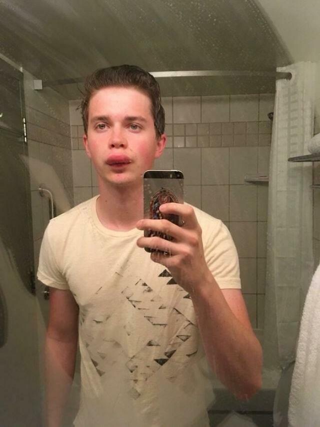 7 Potret Orang Saat Alami Hari yang Buruk di Tempat Kerja