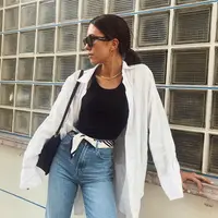 Jeans kebesaran? ini cara mudah untuk menjadikannya cukup kembali. (Foto: Instagram/ whowhatwear)