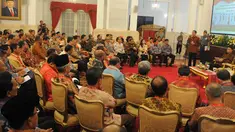 Jokowi mengumpulkan seluruh Gubernur dan Kapolda dari seluruh Indonesia, Jakarta, Selasa (4/11/2014). (Liputan6.com/Herman Zakharia) 