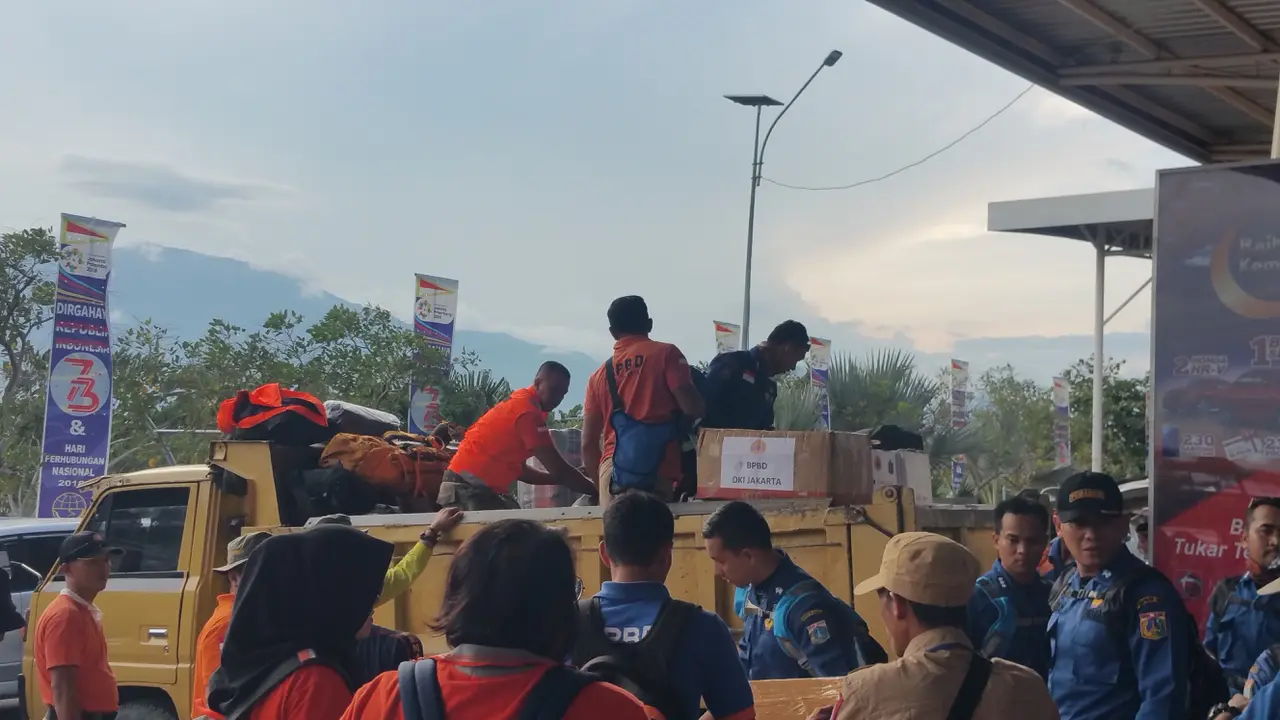 Satgas Bencana Pemprov DKI beri bantuan ke Palu (Liputan6.com/Nanda Perdana)
